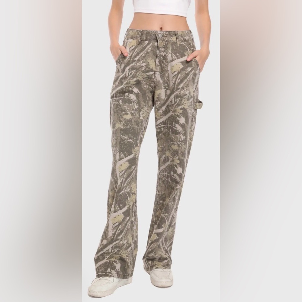Straight Leg Women's Jeans in Olive Camo